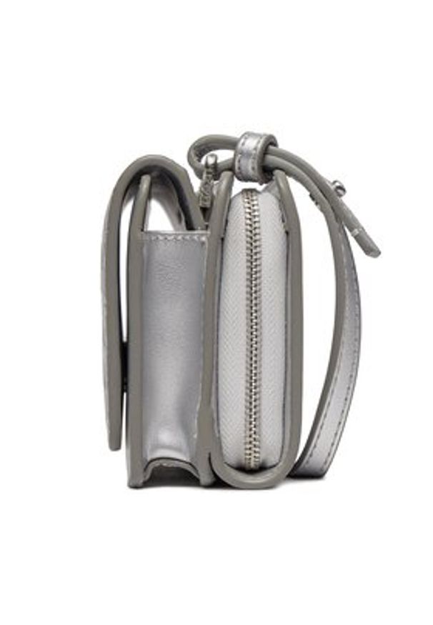 Calvin Klein Torebka Ck Must Mini Bag_Emb K60K611384 Srebrny. Kolor: srebrny. Materiał: skórzane