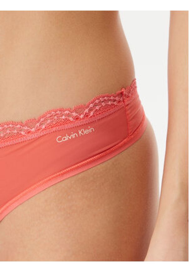 Calvin Klein Underwear Stringi LV00QD5270 Różowy. Kolor: różowy. Materiał: syntetyk