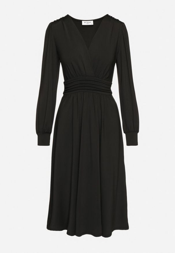 Born2be - Czarna Rozkloszowana Sukienka z Wiskozą o Kopertowym Kroju Selwenna. Okazja: na co dzień. Typ kołnierza: dekolt w kształcie V. Kolor: czarny. Materiał: wiskoza. Typ sukienki: kopertowe. Styl: casual