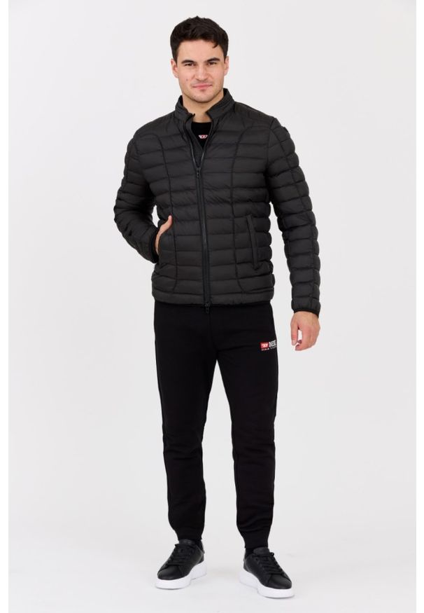 Diesel - DIESEL Czarna pikowana męska kurtka W-PILOT, Rozmiar 54. Okazja: na co dzień. Kolor: czarny. Materiał: poliester. Długość rękawa: długi rękaw. Długość: długie. Wzór: bez wzorów. Styl: elegancki, casual, klasyczny