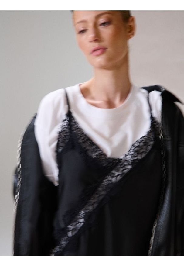 Sinsay - Bawełniana koszulka basic - biały. Kolor: biały. Materiał: bawełna