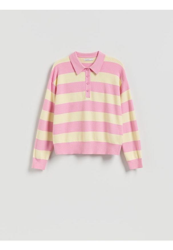 Reserved - Sweter w paski - jasnożółty. Kolor: żółty. Materiał: dzianina, wiskoza. Wzór: paski