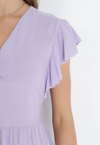 Born2be - Fioletowa Gładka Sukienka Mini Taliowana z Falbankami Wokół Ramion Zynnas. Typ kołnierza: kołnierz z falbankami. Kolor: fioletowy. Wzór: gładki. Sezon: lato. Długość: mini #3