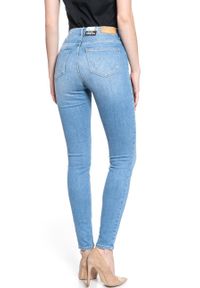 Wrangler - WRANGLER HIGH RISE SKINNY INDIGO BEACHES W27HGU241 112128082. Stan: podwyższony