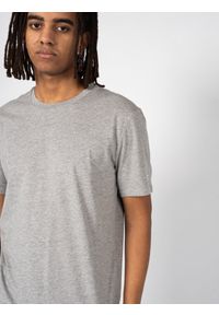 Champion T-Shirt "3-Pack" | 215965 | Mężczyzna | Czarny, Biały, Szary. Okazja: na co dzień. Kolor: biały, wielokolorowy, czarny, szary. Materiał: bawełna. Długość rękawa: krótki rękaw. Wzór: nadruk. Styl: casual, elegancki #11