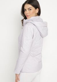 Born2be - Jasnofioletowa Pikowana Kurtka Przejściowa z Odpinanym Kapturem Ninorwena. Okazja: na co dzień. Kolor: fioletowy. Styl: klasyczny, casual, elegancki #2