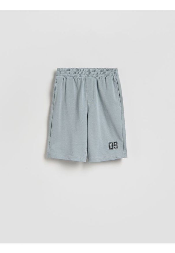 Reserved - Szorty bermudy - jasnoszary. Kolor: szary. Materiał: bawełna, dzianina