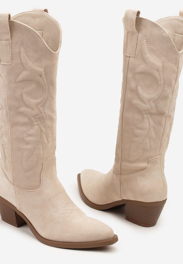 Renee - Beżowe Kozaki Typu Kowbojki w Klasycznym Stylu z Imitacji Zamszu Rilamira. Okazja: na co dzień. Kolor: beżowy. Materiał: zamsz. Styl: klasyczny