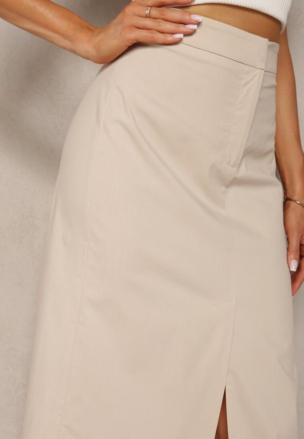 Renee - Jasnobeżowa Spódnica Trapezowa Xelea. Kolor: beżowy. Styl: elegancki