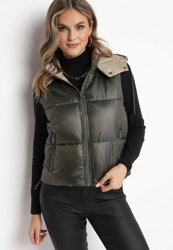 Born2be - Ciemnozielona Pikowana Kamizelka z Odpinanym Kapturem Winncea. Okazja: na co dzień. Kolor: zielony. Materiał: jeans. Styl: casual