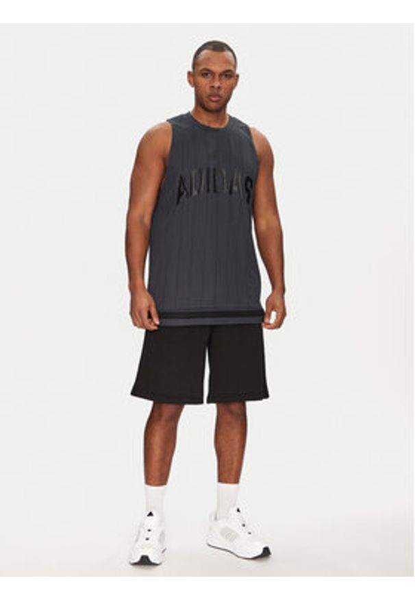 Adidas - adidas Tank top Seasonal Essentials US Sport JD8104 Szary Regular Fit. Kolor: szary. Materiał: syntetyk. Styl: sportowy