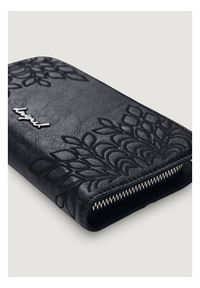 Desigual Portfel 26SAYP20 Czarny. Kolor: czarny. Materiał: skóra #2