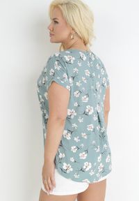 Born2be - Zielona Bluzka Oversize w Kwiaty z Krótkim Rękawem Suzane. Kolor: zielony. Materiał: bawełna, tkanina, wiskoza. Długość rękawa: krótki rękaw. Długość: krótkie. Wzór: kwiaty #4