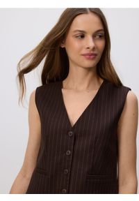Reserved - Garniturowa kamizelka z wiskozą - ciemnobrązowy. Kolor: brązowy. Materiał: wiskoza
