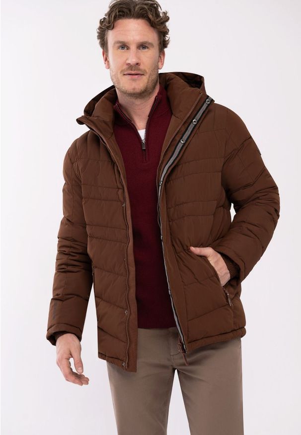 Volcano - Ciepła kurtka J‑MASK. Okazja: na co dzień. Typ kołnierza: kaptur. Materiał: poliester, guma, materiał, włókno, syntetyk, puch. Wzór: napisy, aplikacja. Sezon: zima. Styl: klasyczny, casual