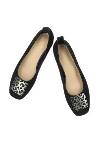 Czółenka damskie S.Barski, cholewka ze skóry naturalnej zamszowej wsuwany fason zabudowany przód, czarne, CR61-3040. Kolor: czarny. Materiał: skóra, zamsz. Szerokość cholewki: normalna #5