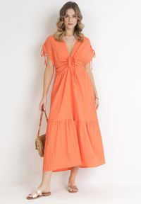 Born2be - Pomarańczowa Rozkloszowana Sukienka z Falbaną Atina. Kolor: pomarańczowy