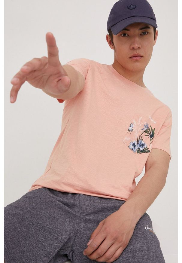 Jack & Jones t-shirt bawełniany kolor różowy z nadrukiem. Kolor: różowy. Materiał: bawełna. Wzór: nadruk