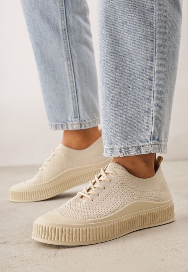 Born2be - Beżowe Siateczkowe Trampki na Tłoczonej Podeszwie Eezore. Kolor: beżowy. Materiał: jeans. Obcas: na obcasie. Wysokość obcasa: niski