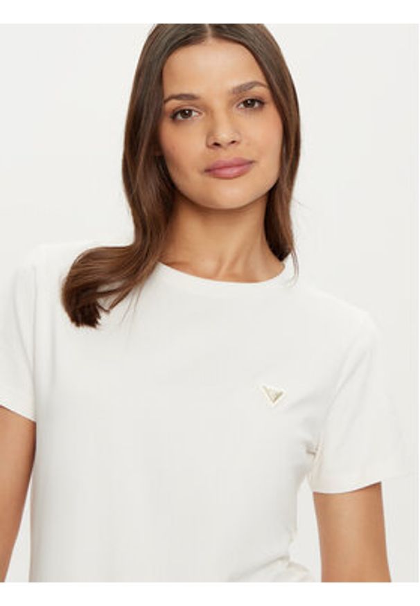 Guess T-Shirt V4YI09 J1314 Biały Regular Fit. Kolor: biały. Materiał: bawełna