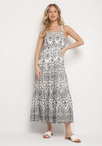 Born2be - Czarno-Biała Bawełniana Sukienka Ozdobiona Haftem Sadonique. Okazja: na co dzień. Kolor: czarny. Materiał: bawełna. Długość rękawa: na ramiączkach. Wzór: haft, aplikacja. Styl: casual, elegancki #2