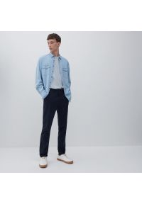 Reserved - Spodnie chino slim fit - Granatowy. Kolor: niebieski #1