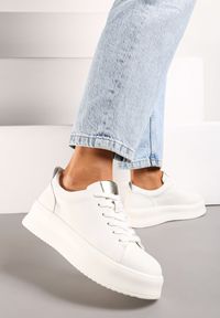 Born2be - Białe Sneakersy na Platformie ze Skórzaną Wkładką Limelta. Kolor: biały. Materiał: skóra. Obcas: na platformie #5