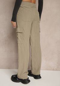 Renee - Zielone Spodnie Cargo z Bawełną o Szerokim Kroju High Waist Mairiora. Okazja: na co dzień. Stan: podwyższony. Kolor: zielony. Materiał: bawełna. Styl: casual #5