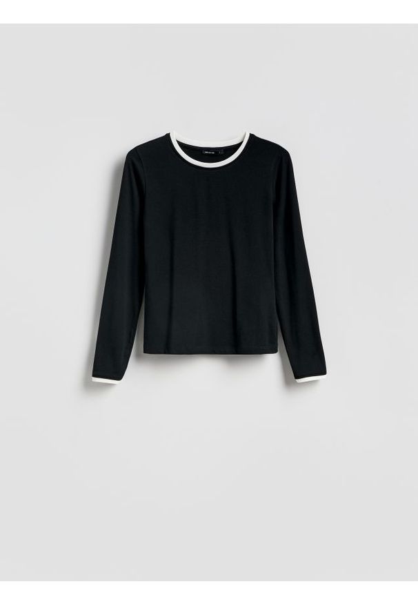 Reserved - Longsleeve z kontrastową lamówką - czarny. Kolor: czarny. Materiał: dzianina, wiskoza. Długość rękawa: długi rękaw
