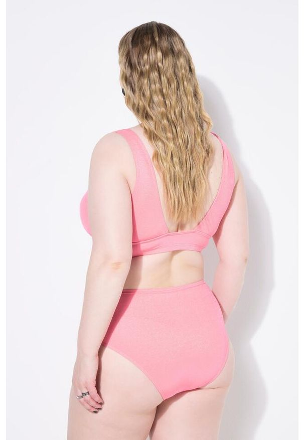ULLA POPKEN - Damskie Figi od bikini wysoki stan efekt brokatu. Stan: podwyższony. Kolekcja: plus size. Kolor: różowy. Materiał: poliester, materiał, poliamid, włókno, elastan