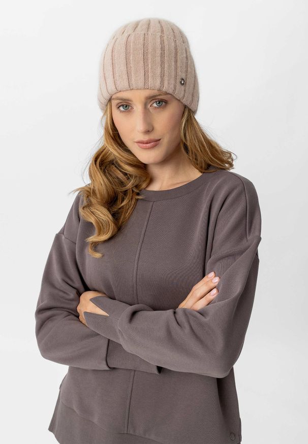 Volcano - Czapka zimowa z angorą H-POWER. Materiał: poliester, prążkowany, wełna, włókno, dzianina, syntetyk. Wzór: prążki, ze splotem. Sezon: zima. Styl: klasyczny, elegancki