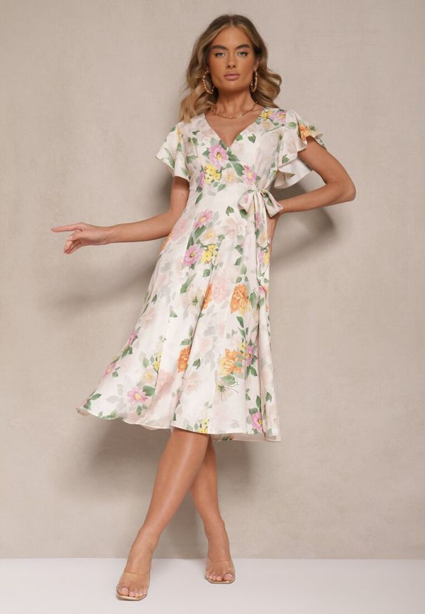 Renee - Beżowa Kopertowa Sukienka w Kwiaty Atesalia. Okazja: na wesele, na co dzień, na ślub cywilny, na imprezę. Kolor: beżowy. Wzór: kwiaty. Sezon: wiosna. Typ sukienki: kopertowe. Styl: klasyczny, casual, elegancki