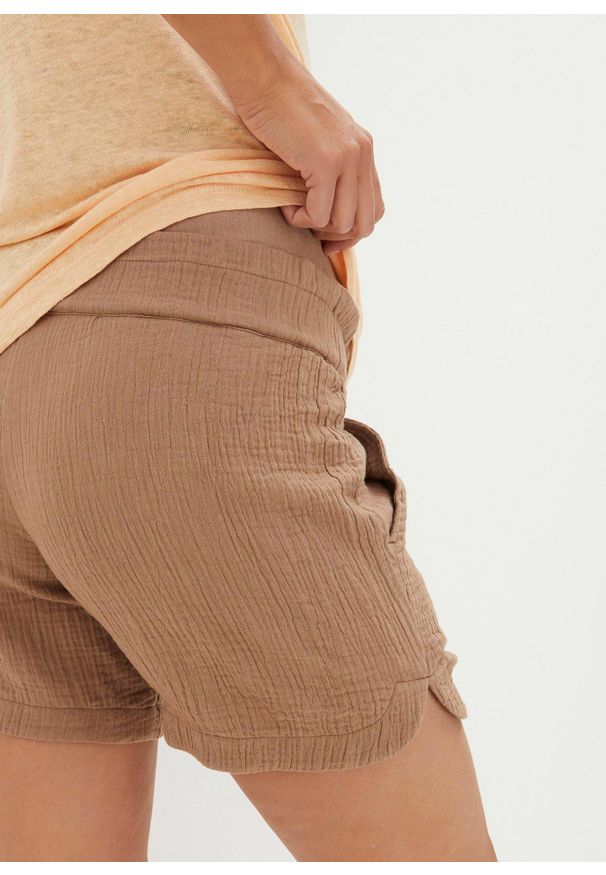 bonprix - Szorty ciążowe z bawełnianego muślinu. Kolekcja: moda ciążowa. Kolor: brązowy. Materiał: bawełna