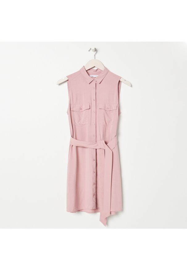 Sinsay - Sukienka koszulowa z paskiem - Różowy. Kolor: różowy. Typ sukienki: koszulowe