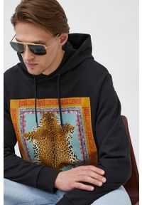 Just Cavalli bluza męska kolor czarny z kapturem z nadrukiem. Typ kołnierza: kaptur. Kolor: czarny. Materiał: dzianina. Wzór: nadruk #1