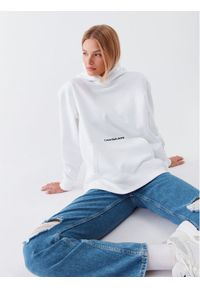 Calvin Klein Jeans Bluza J20J220945 Biały Oversize. Kolor: biały. Materiał: syntetyk, bawełna