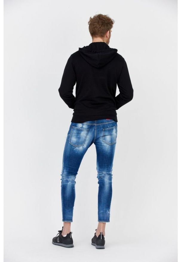 Emporio Armani - EMPORIO ARMANI Czarna bluza męska z kapturem i szarym logo. Typ kołnierza: kaptur. Kolor: czarny. Materiał: prążkowany