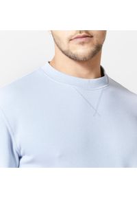 DOMYOS - Bluza męska Nyamba Gym & Pilates Essentials Crew 500. Kolor: wielokolorowy, niebieski, szary. Materiał: włókno, tkanina, elastan, dzianina, prążkowany, bawełna, materiał, poliester. Wzór: ze splotem. Sport: joga i pilates