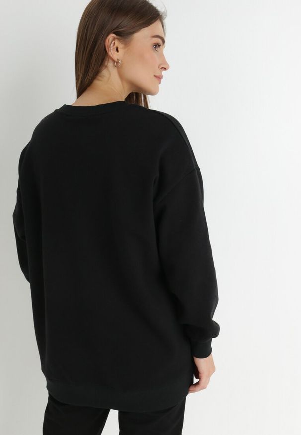 Born2be - Czarna Bluza Oversize z Polarem Mes. Okazja: na co dzień. Kolor: czarny. Materiał: polar. Długość rękawa: długi rękaw. Długość: długie. Wzór: jednolity. Styl: sportowy, klasyczny, casual