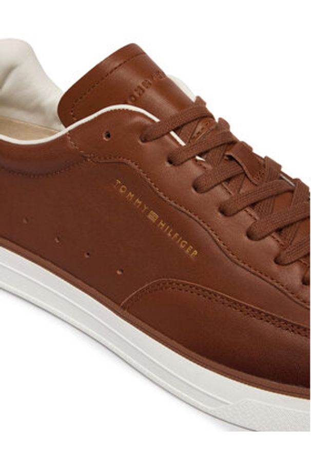 TOMMY HILFIGER - Tommy Hilfiger Sneakersy Th Lo Lux 1A2 Cognac FM0FM05870 Brązowy. Kolor: brązowy. Materiał: skóra