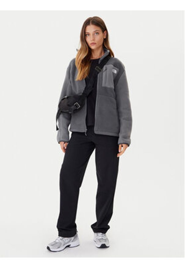 The North Face Polar Yumiori NF0A8E88 Szary Regular Fit. Kolor: szary. Materiał: syntetyk