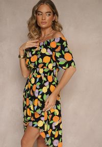 Renee - Czarna Sukienka Typu Hiszpanka z Bawełną ze Wzorem Cytrusów Aprona. Okazja: na co dzień. Typ kołnierza: dekolt hiszpanka. Kolor: czarny. Materiał: bawełna. Sezon: lato. Styl: casual, elegancki #3