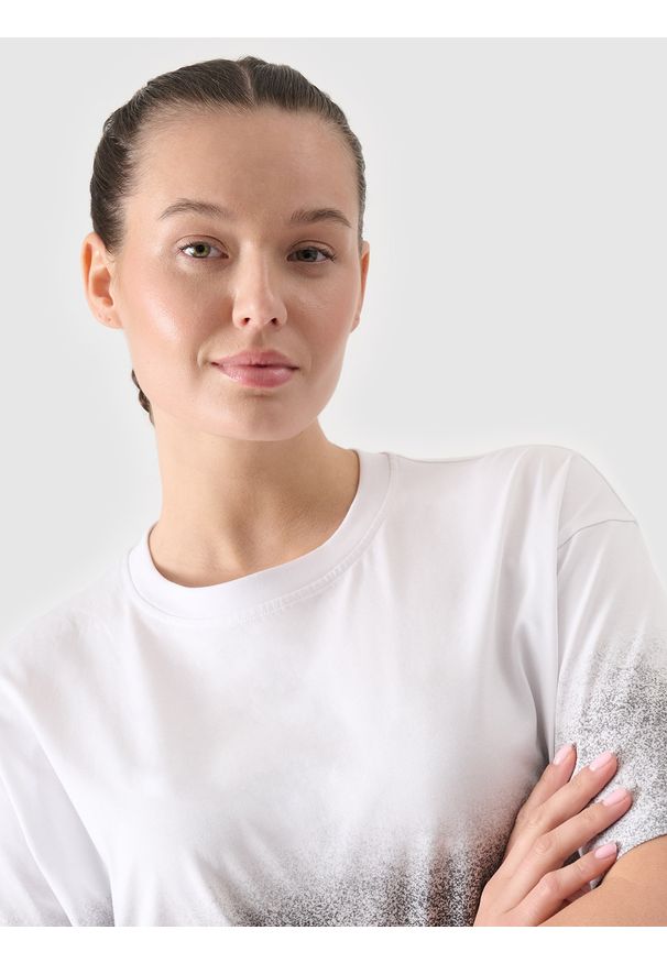 4f - 4F T-shirt oversize z nadrukiem damski - czarny XL. Okazja: na co dzień. Kolor: czarny. Materiał: bawełna, jersey, dzianina. Wzór: nadruk. Styl: klasyczny, sportowy, casual