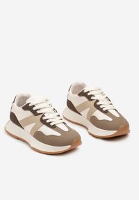 Renee - Brązowe Sneakersy na Płaskiej Podeszwie z Geometryczną Wstawką Sewla. Okazja: na co dzień. Kolor: brązowy. Materiał: jeans. Wzór: geometria. Obcas: na płaskiej podeszwie #3