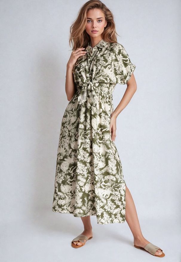 Born2be - Zielono-Beżowa Taliowana Sukienka z Gumką w Pasie Zapinana na Guziki Nasica. Okazja: na co dzień. Kolor: zielony. Materiał: jeans, materiał, wiskoza. Długość rękawa: krótki rękaw. Typ sukienki: proste. Styl: klasyczny, casual, elegancki