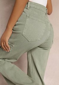 Renee - Zielone Jeansy Cargo High Waist z Kieszeniami Anora. Stan: podwyższony. Kolor: zielony. Wzór: aplikacja