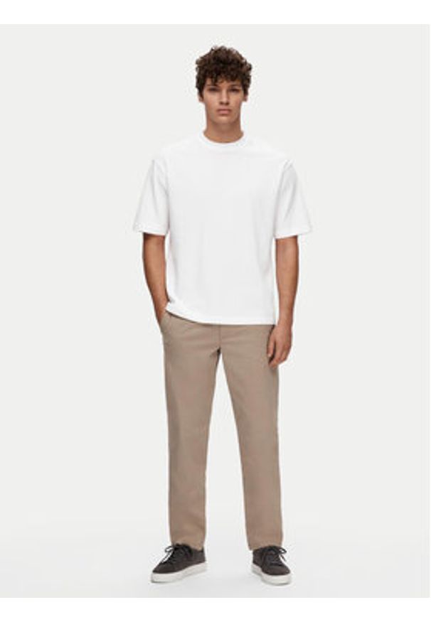 Selected Homme T-Shirt 16094143 Biały Loose Fit. Kolor: biały. Materiał: bawełna, syntetyk