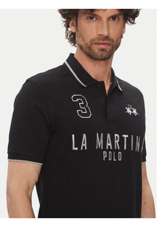 La Martina Polo Yeshayahu MAP320 PK001 Czarny Regular Fit. Typ kołnierza: polo. Kolor: czarny. Materiał: bawełna