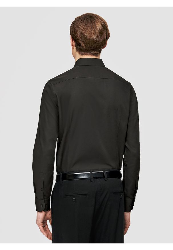 Pako Lorente - PAKO LORENTE – Czarna koszula męska z wełną. Typ kołnierza: kołnierzyk klasyczny. Kolor: czarny, brązowy. Materiał: wełna. Długość rękawa: długi rękaw. Długość: długie