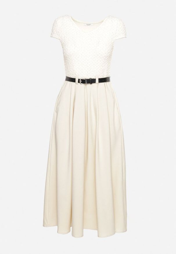 Born2be - Beżowa Rozkloszowana Sukienka z Paskiem z Imitacji Skóry Drinna. Typ kołnierza: dekolt w kształcie V. Kolor: beżowy. Materiał: skóra. Długość rękawa: krótki rękaw. Wzór: aplikacja. Styl: elegancki